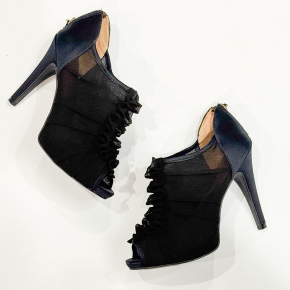 Nine west peep toe semi sheer frill/ ruffle heels ❤️ - Picture 2 of 7